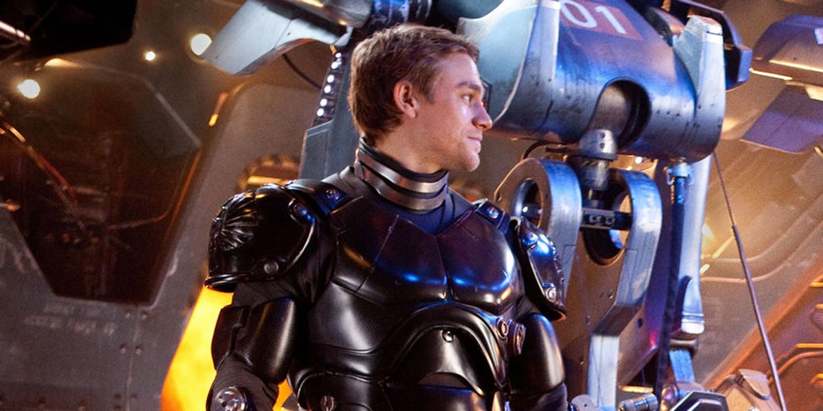 Why Charlie Hunnam Didn't Return For Pacific Rim: Uprising | CBR