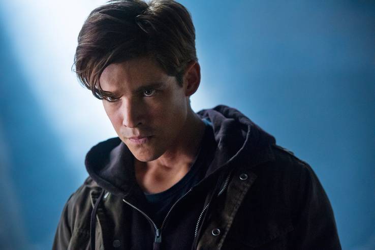 'Titans' Season Finale Photos Teases Two More Popular Batman Villains 13 titans finale3