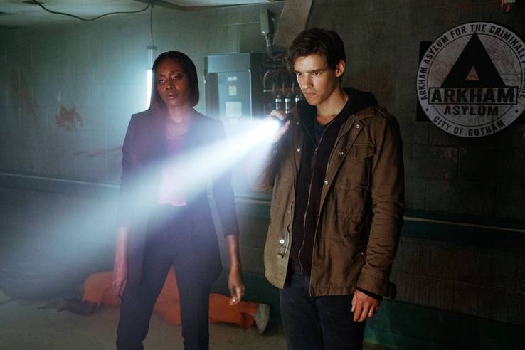 'Titans' Season Finale Photos Teases Two More Popular Batman Villains 14 titans finale6