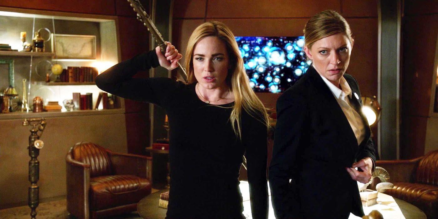 Legends of Tomorrow: Ava and Sara Are Officially Engaged | CBR