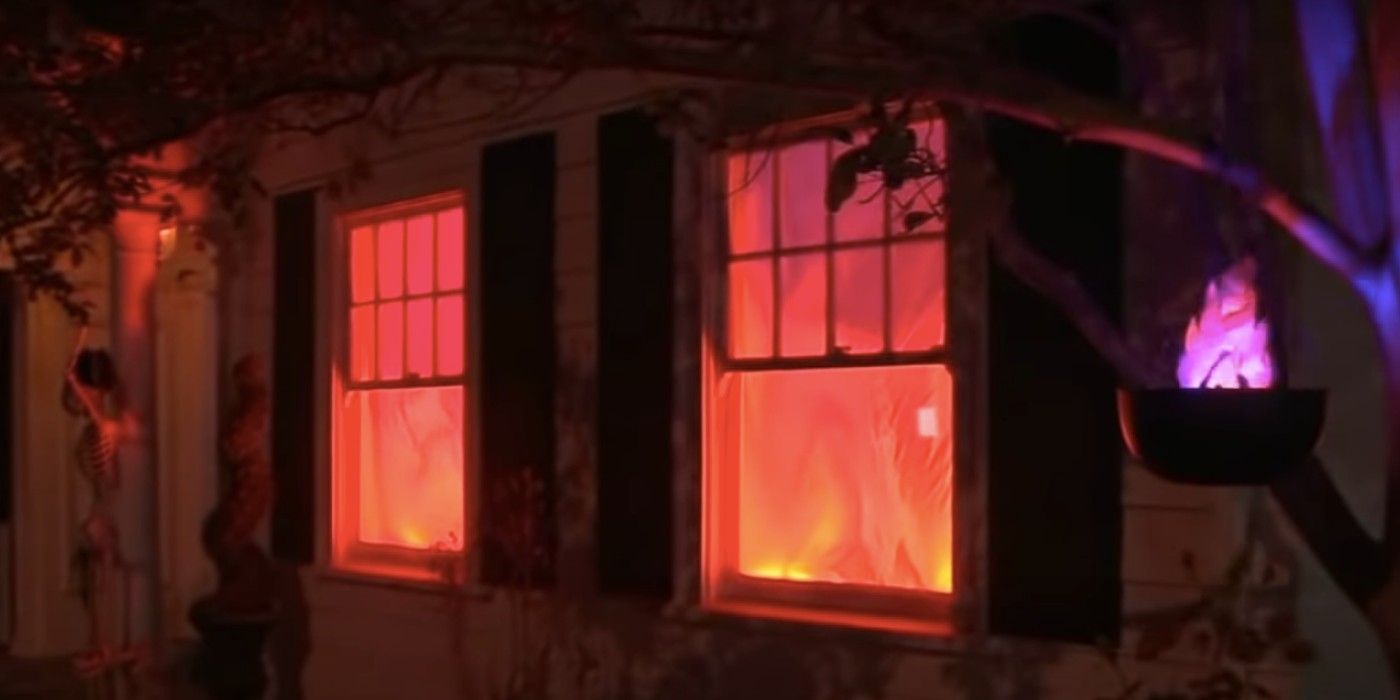 These Halloween Decorations Are So Realistic, Authorities Have Been Called Several Times